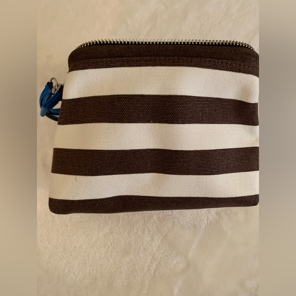 Henri Bendel Small Striped Canvas Dopp Kit (NWOT) - Picture 7 of 7